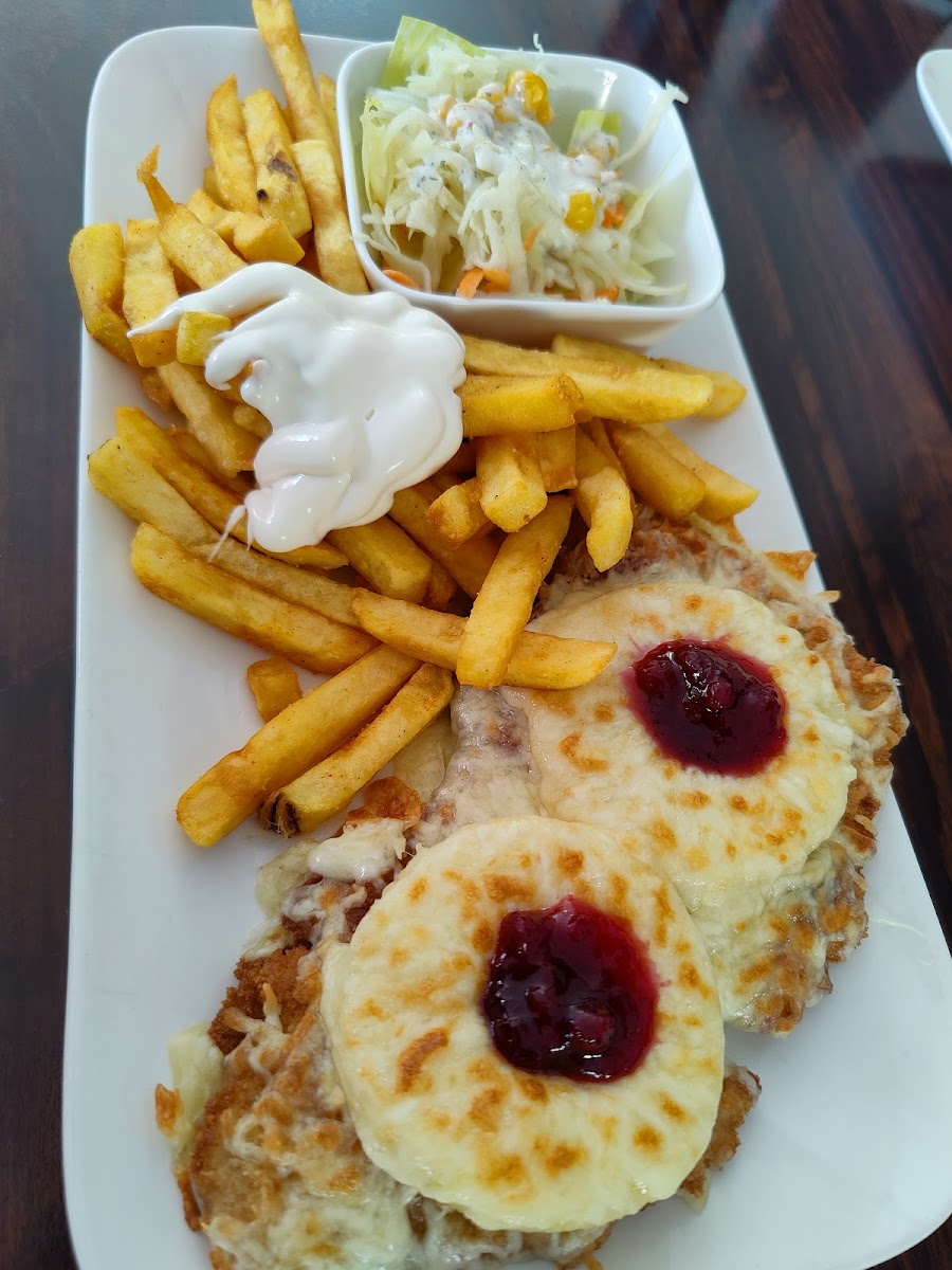 Lena's Fun Grill - Photo 4