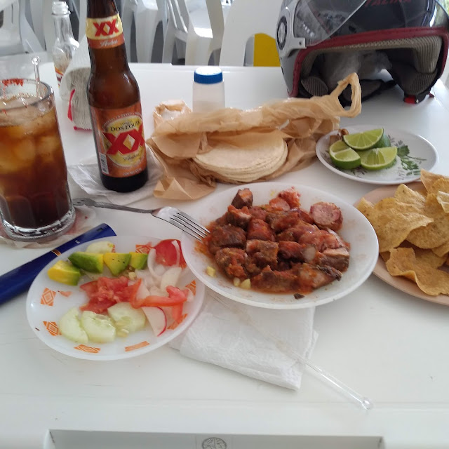 Carnitas de Cerdo Y Longaniza También D Cerdo Con Salsa Agridulce
