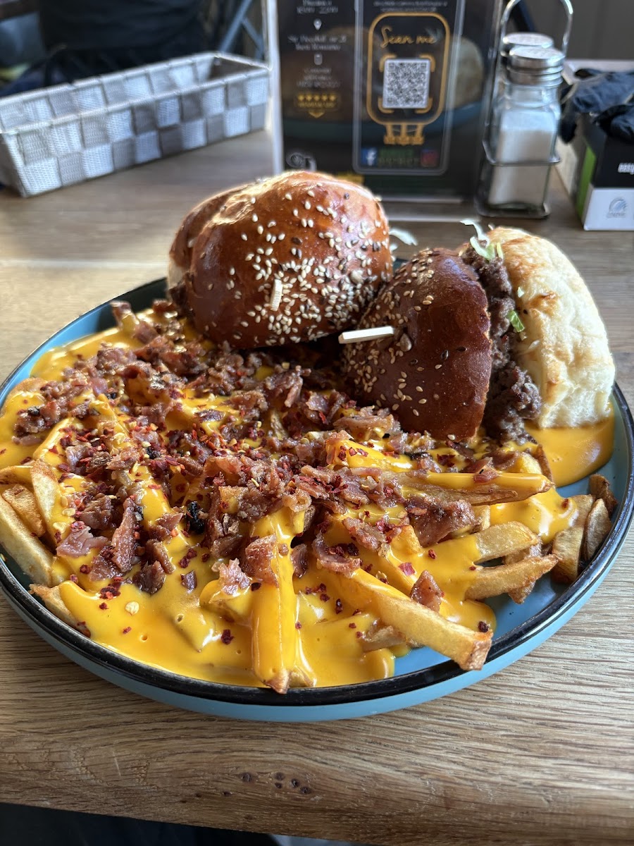 Burger District - Photo 2