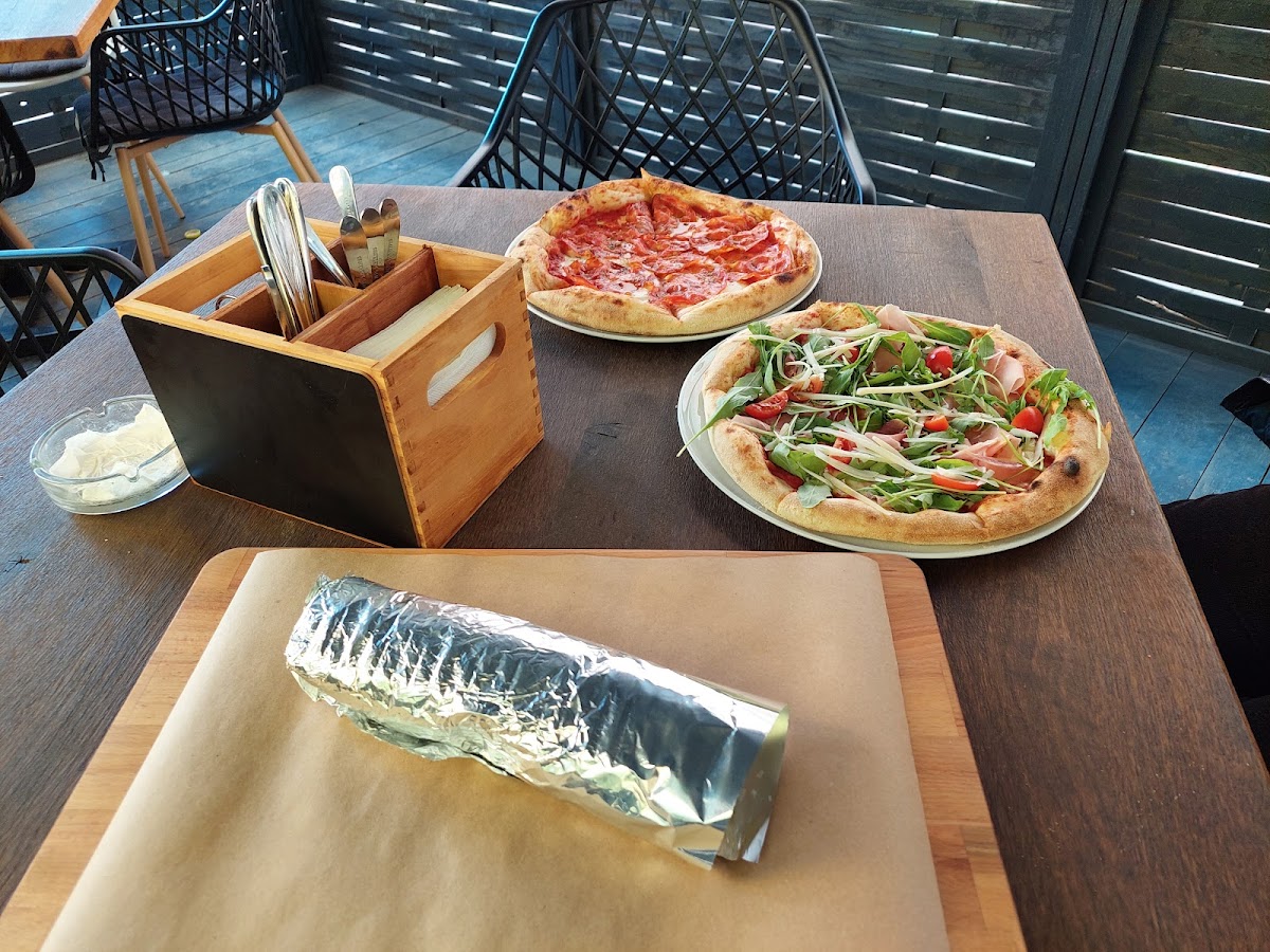 Burger District - Photo 7