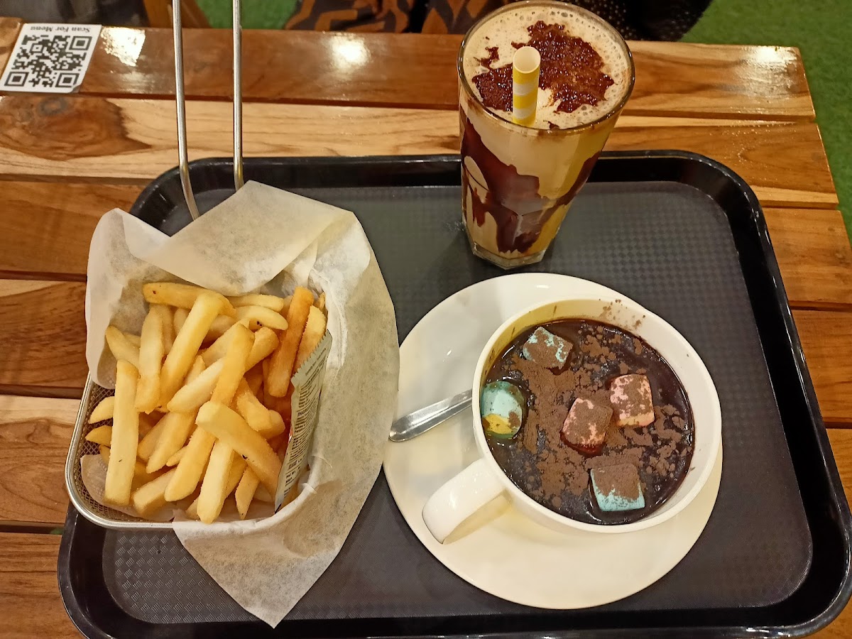 AJ The Café - Photo 4