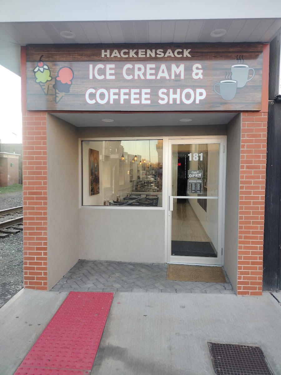Hackensack Ice Cream & Coffee Shop Restaurant - Photo 3