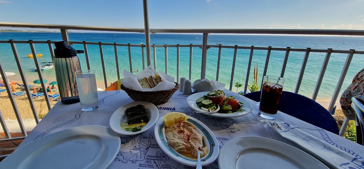 Makris Yialos Restaurant - Beach Bar - Photo 2