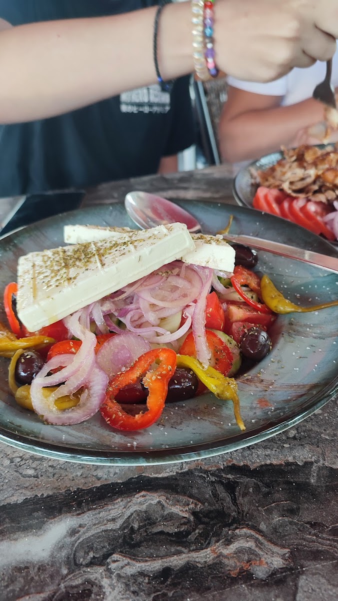 Filetakia Gyro Restaurant - Photo 9
