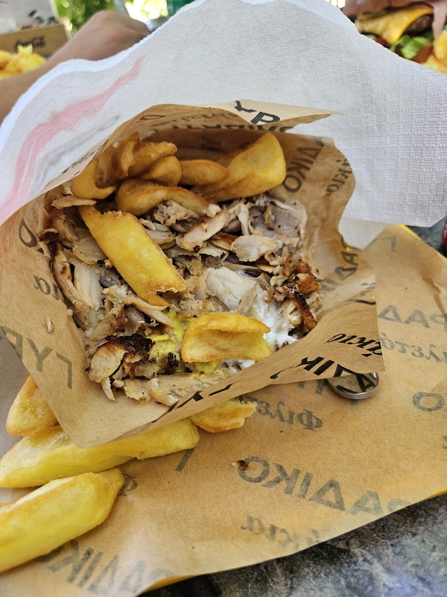 Filetakia Gyro Restaurant - Photo 3
