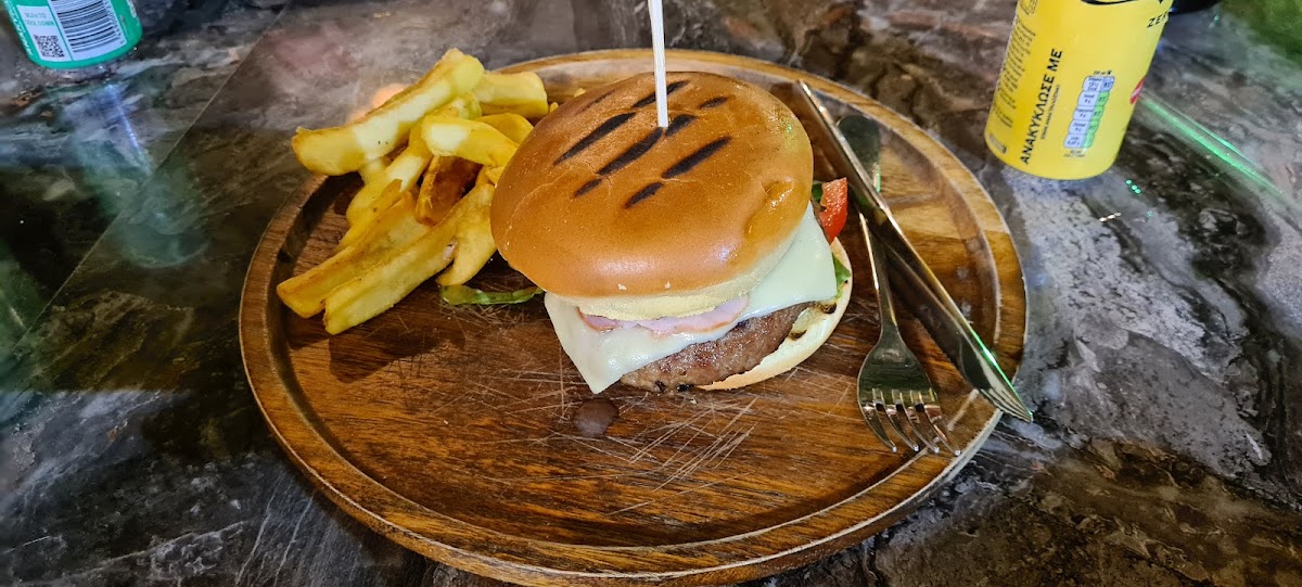 Filetakia Gyro Restaurant - Photo 5