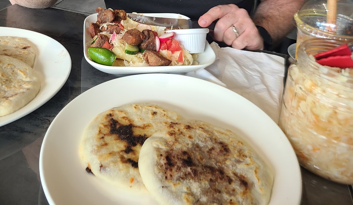 Pupusa City - Photo 3