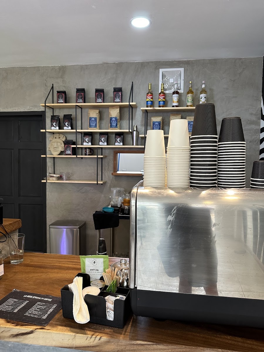 La Rosa Coffee Bar - Photo 3