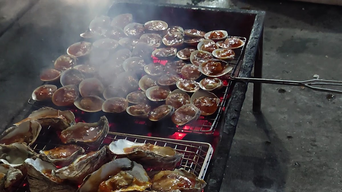 Quy Son Restaurant - Photo 1