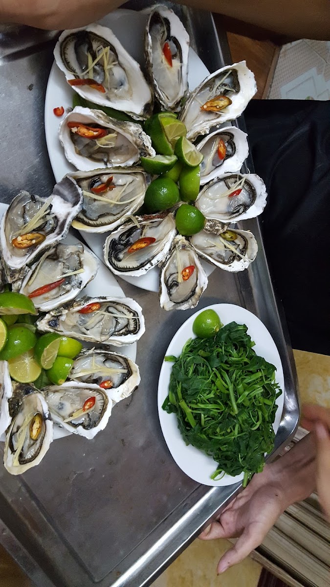 Quy Son Restaurant - Photo 4