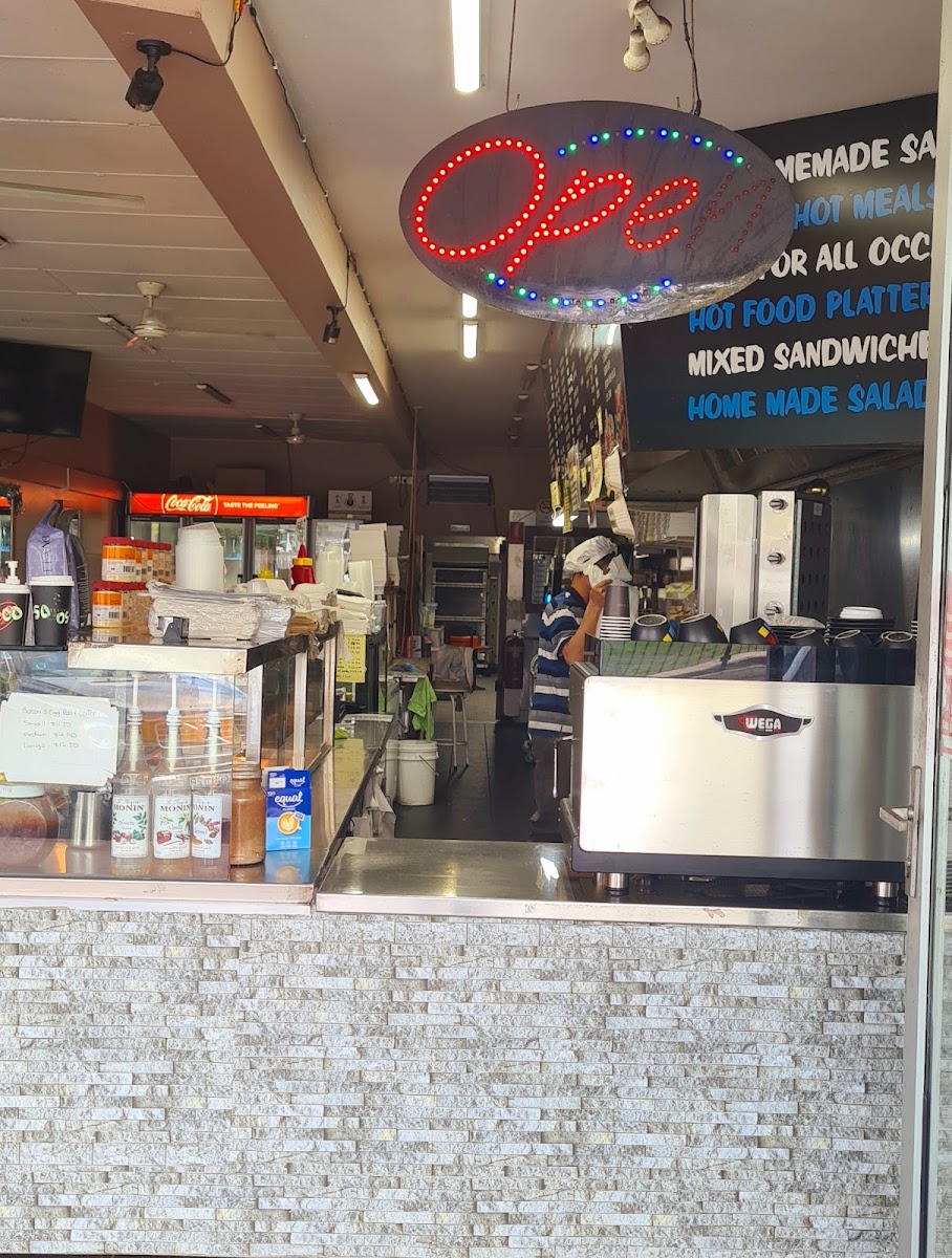 Georges seafood takeaway - Photo 3