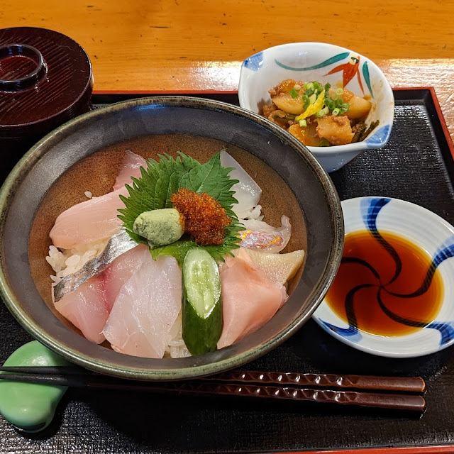 海鮮丼