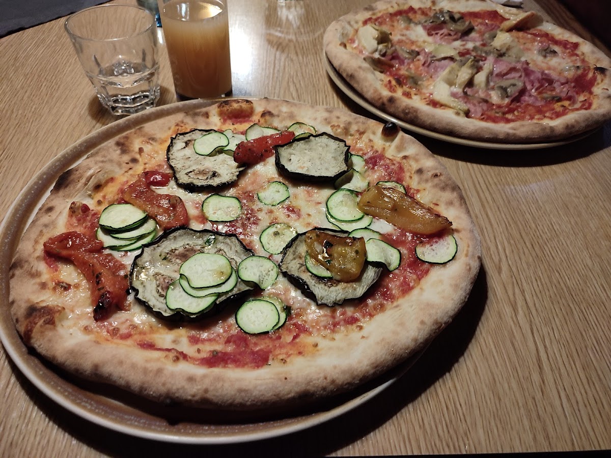 Pizzeria Sporthutte - Photo 5