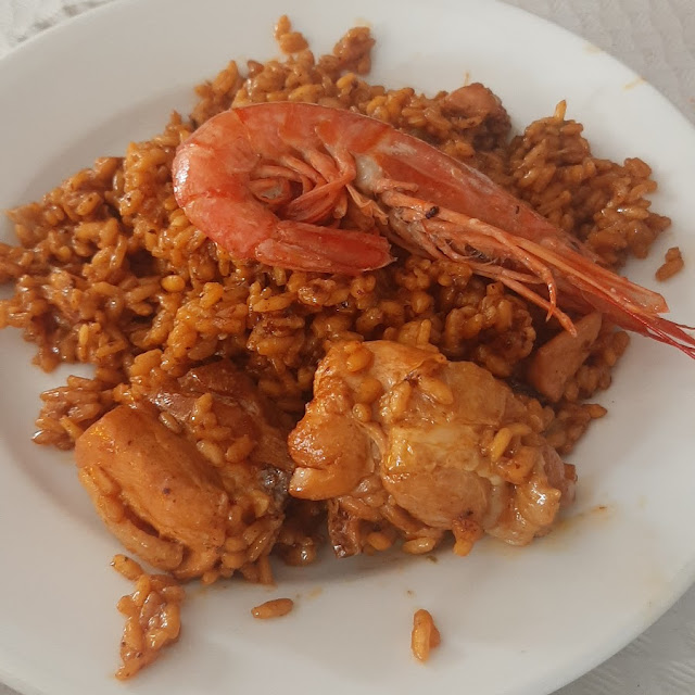 Paella Mixta Y Ensalada Mixta
