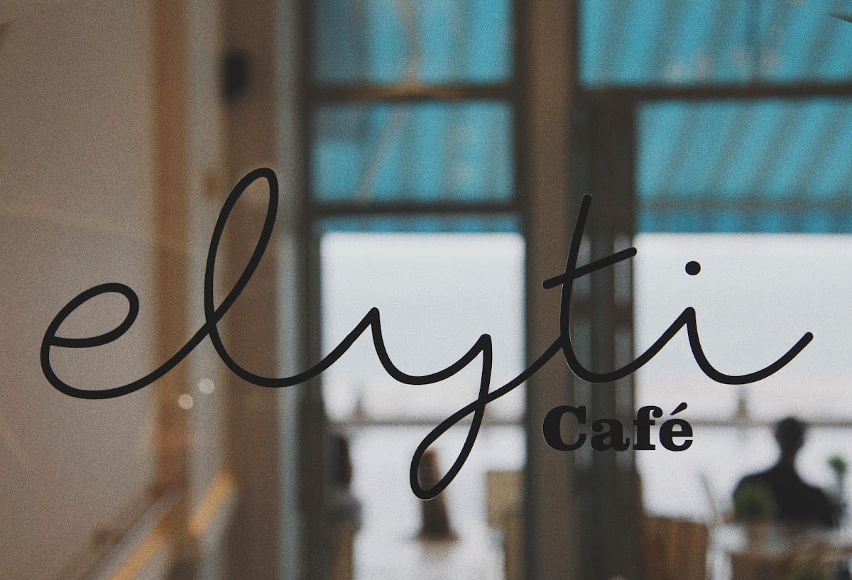 Elyti Cafe - Photo 3