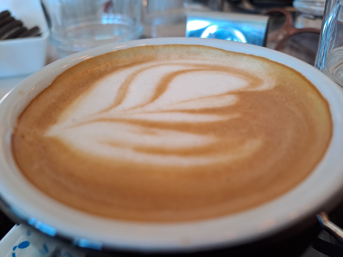 Elyti Cafe - Photo 7