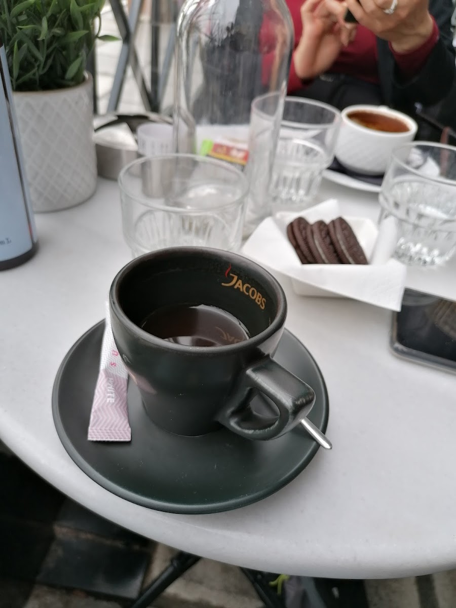 Elyti Cafe - Photo 8