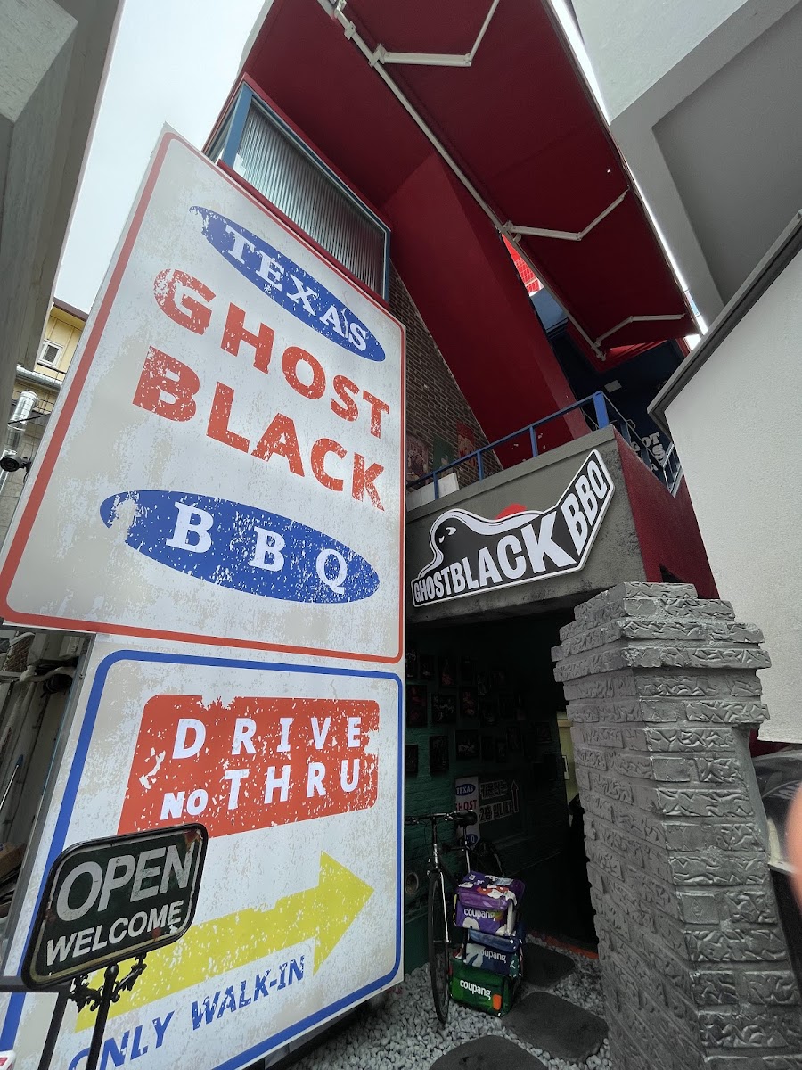 GHOST BLACK