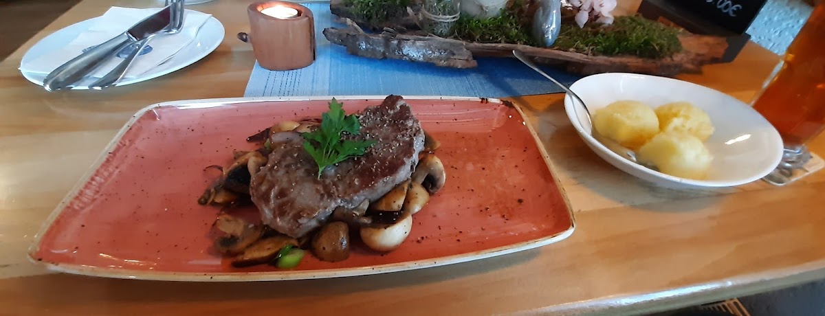 Hiddenseer Hafenrestaurant - Photo 5