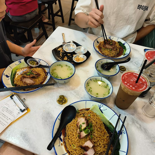 Hakka Noodles