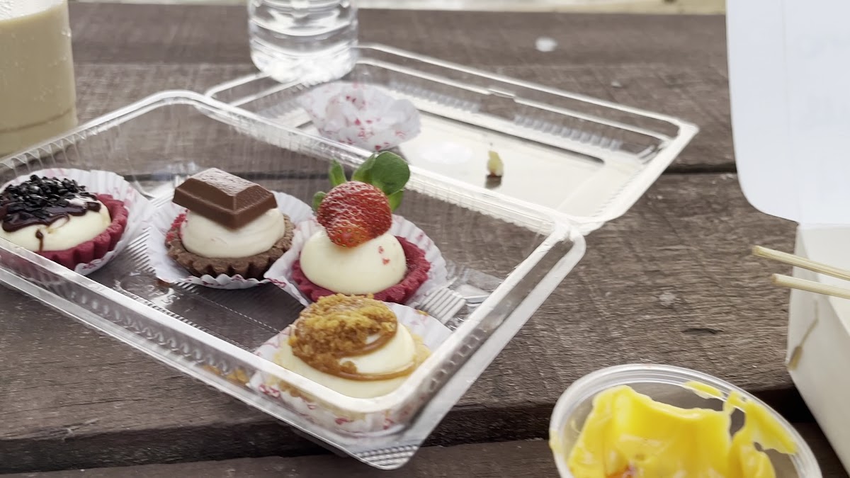 Ngeteh Cafe - Photo 1