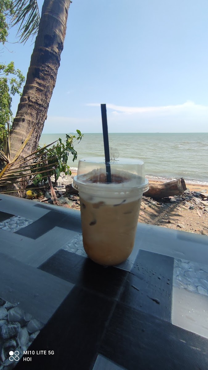 Ngeteh Cafe - Photo 6