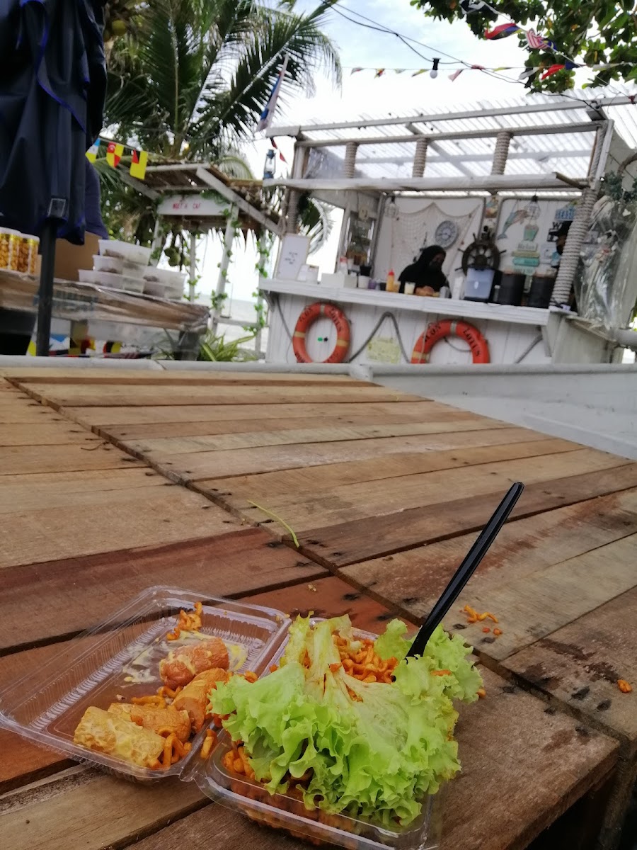 Ngeteh Cafe - Photo 8