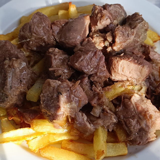 Carrillada Con Patatas Fritas Buenisima