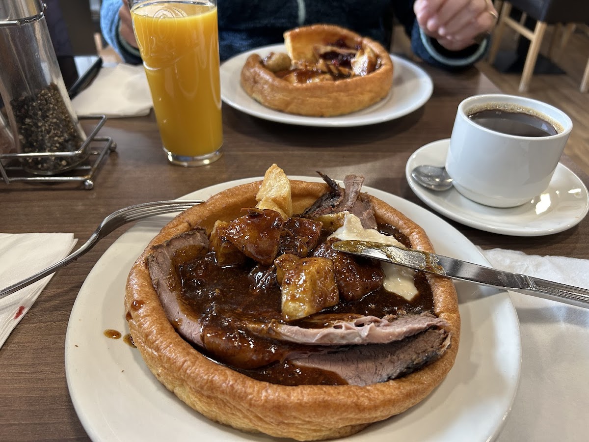 Crofters Carvery - Photo 1