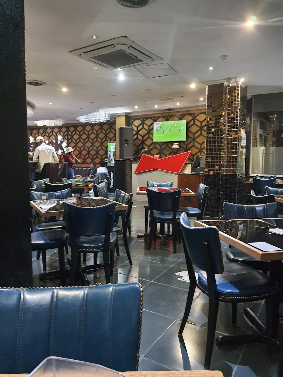 Black Bistro Lounge & Cocktail Kitchen BLOEMFONTEIN - Photo 1