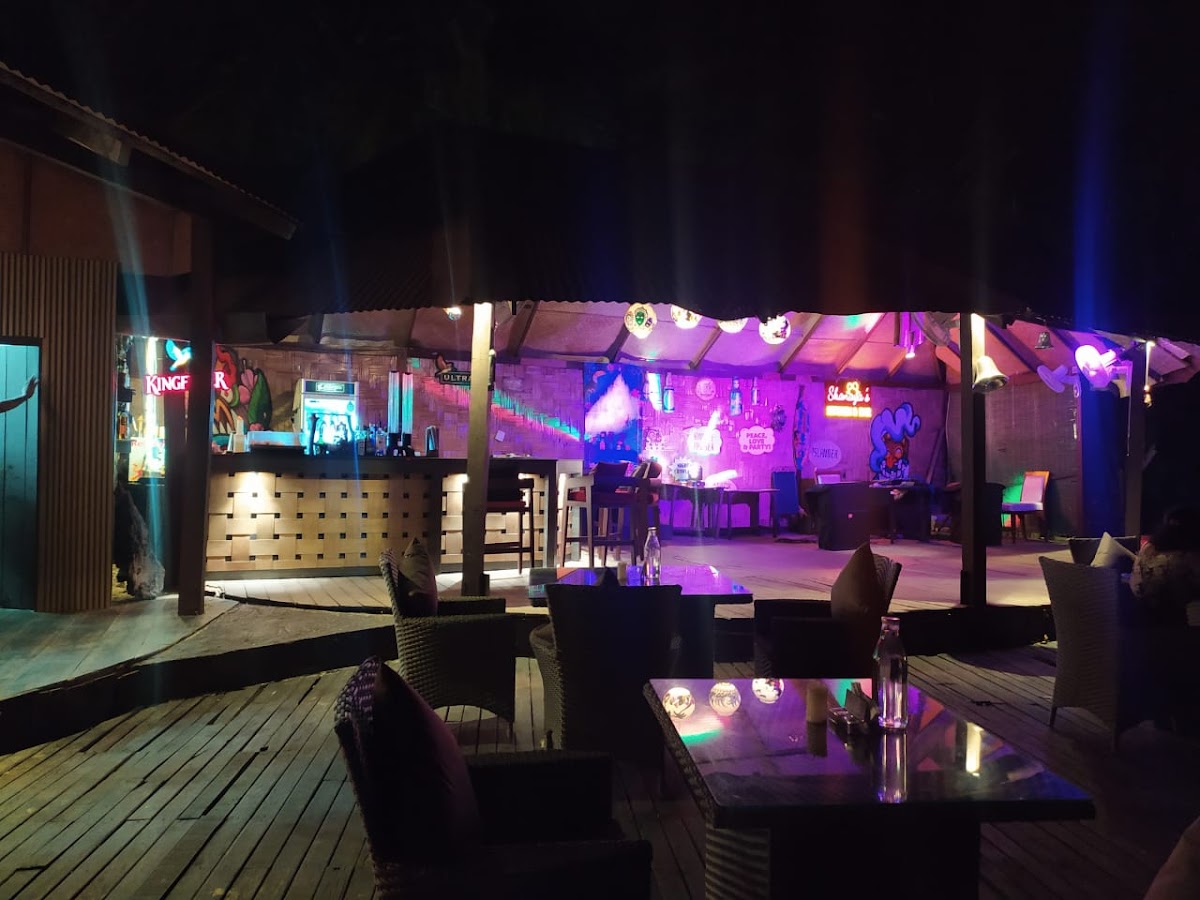 Shanaya's Kitchen & Bar - Photo 3