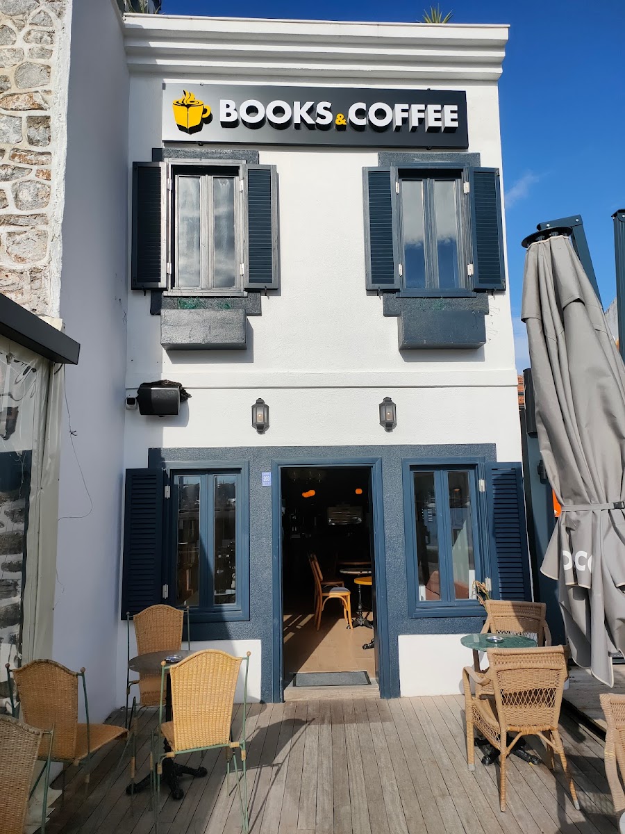 Books & Coffee Marmaris