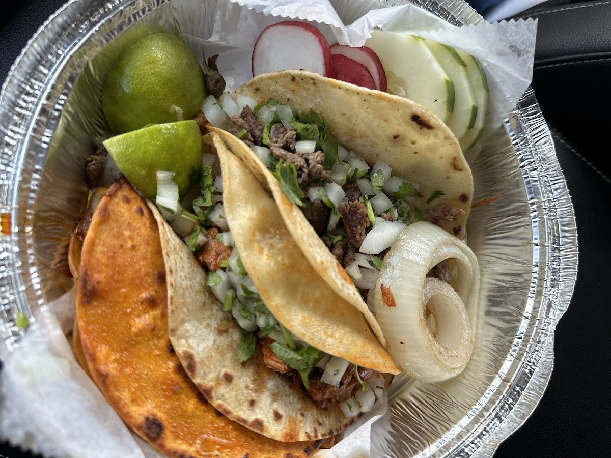 Tacos Y Tortas Doña Maria - Photo 1