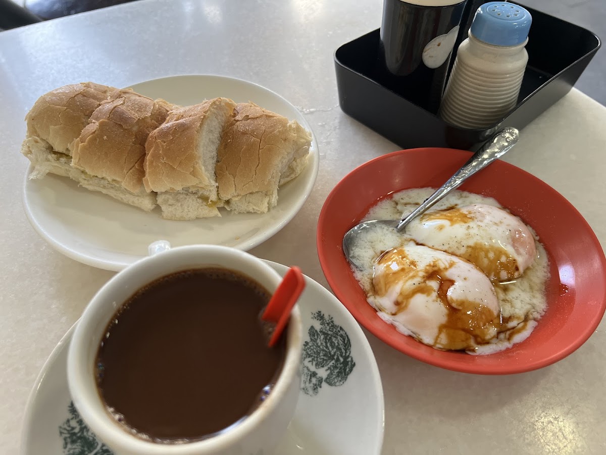 Four Season Cafe - Photo 2