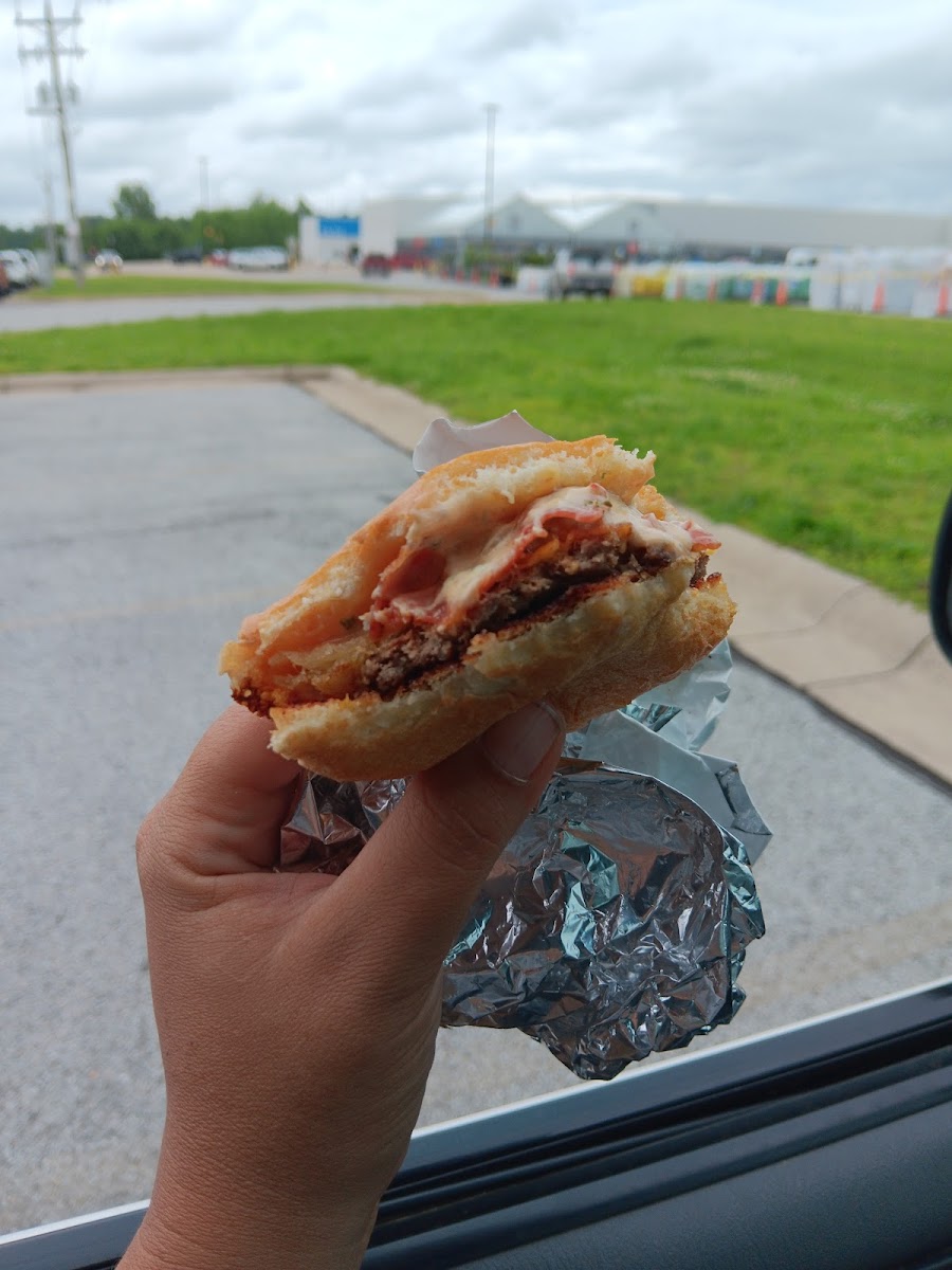 Mountain Home Burger Co. - Photo 4