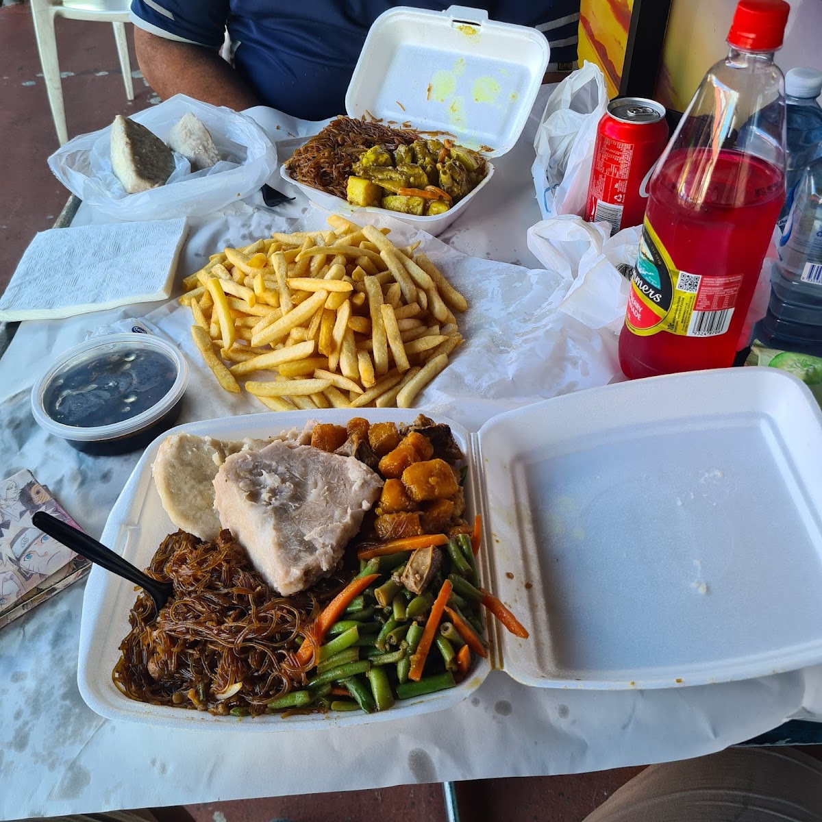 Le Sunrise Polynesian Takeaway - Photo 4