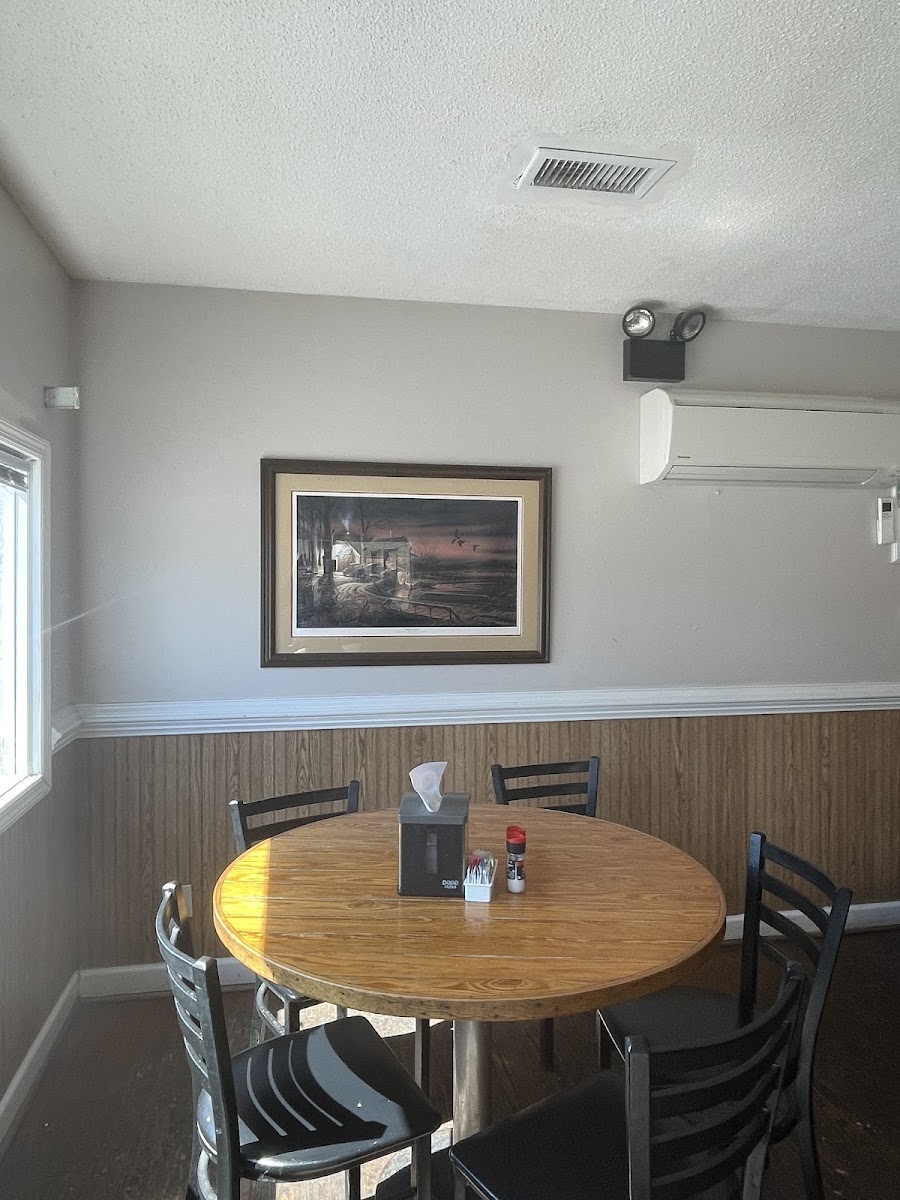Olde House Cafe - Photo 9