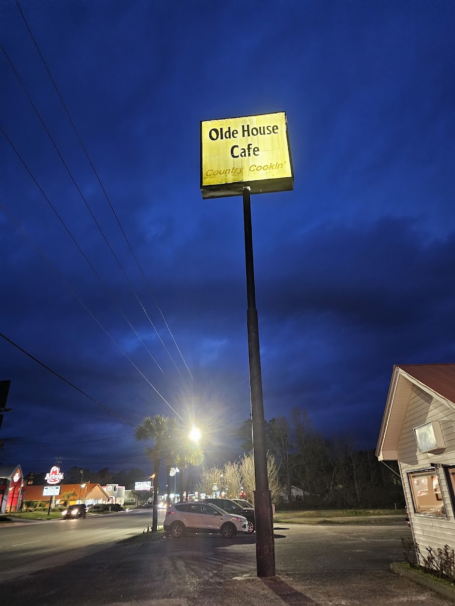 Olde House Cafe - Photo 6