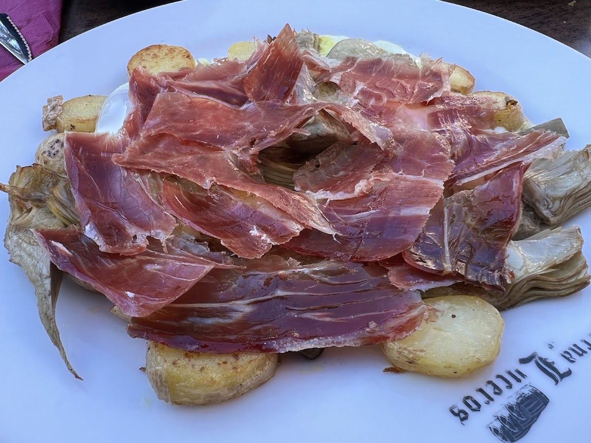 La Taberna de Luceros - Photo 1