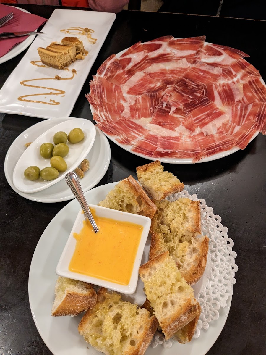 La Taberna de Luceros - Photo 6