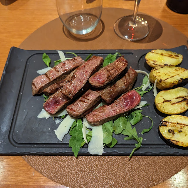 Tagliata Filet de Vedella Amb Ruca I Formatge Parmigiano