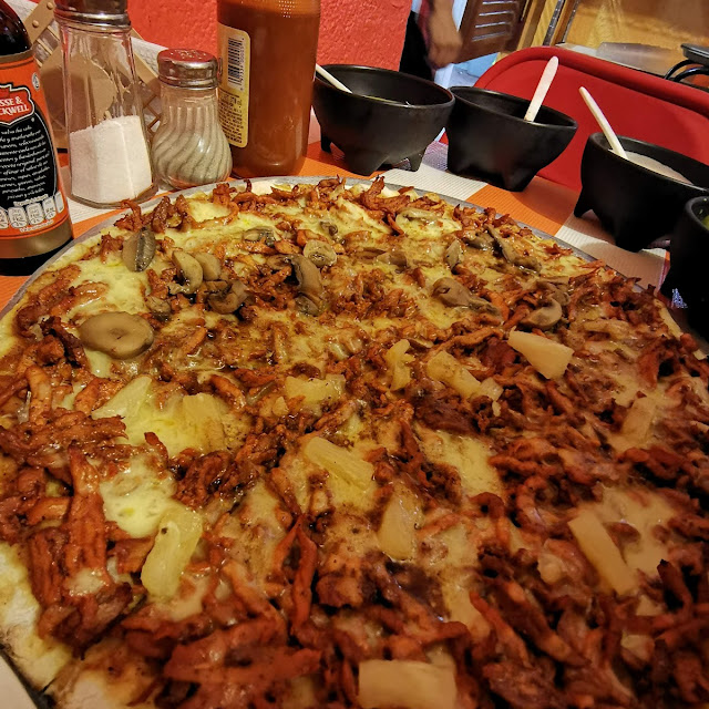 Pizza de Pastor Mitad Champiñones Mitad Piña