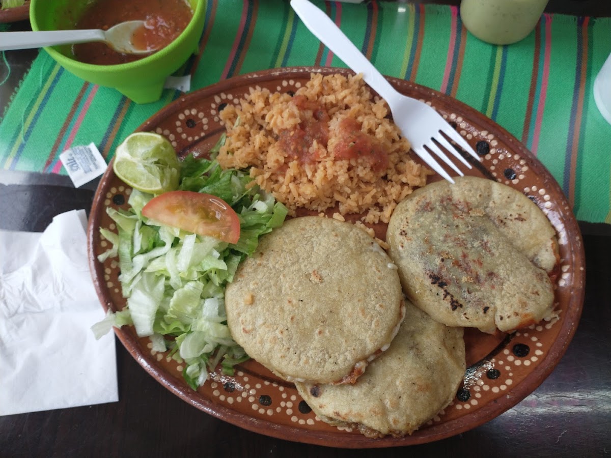 La Regia Tacos y Gorditas - Photo 4