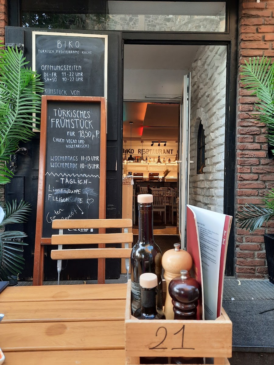 Biko Restaurant & Cafe UG