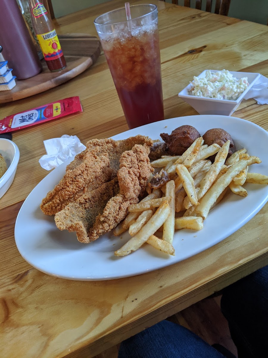 Montgomery's - Photo 9
