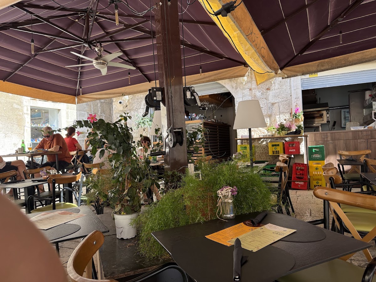 Aquarelle Bistro - Photo 2