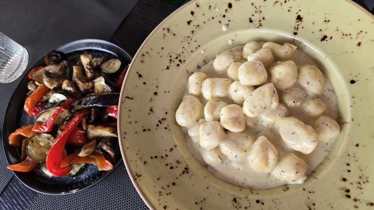 Aquarelle Bistro - Photo 4