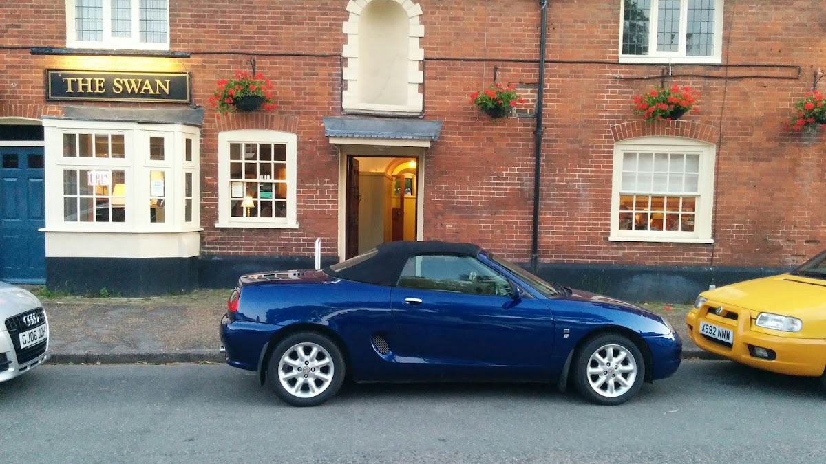 The Swan Inn - Photo 2