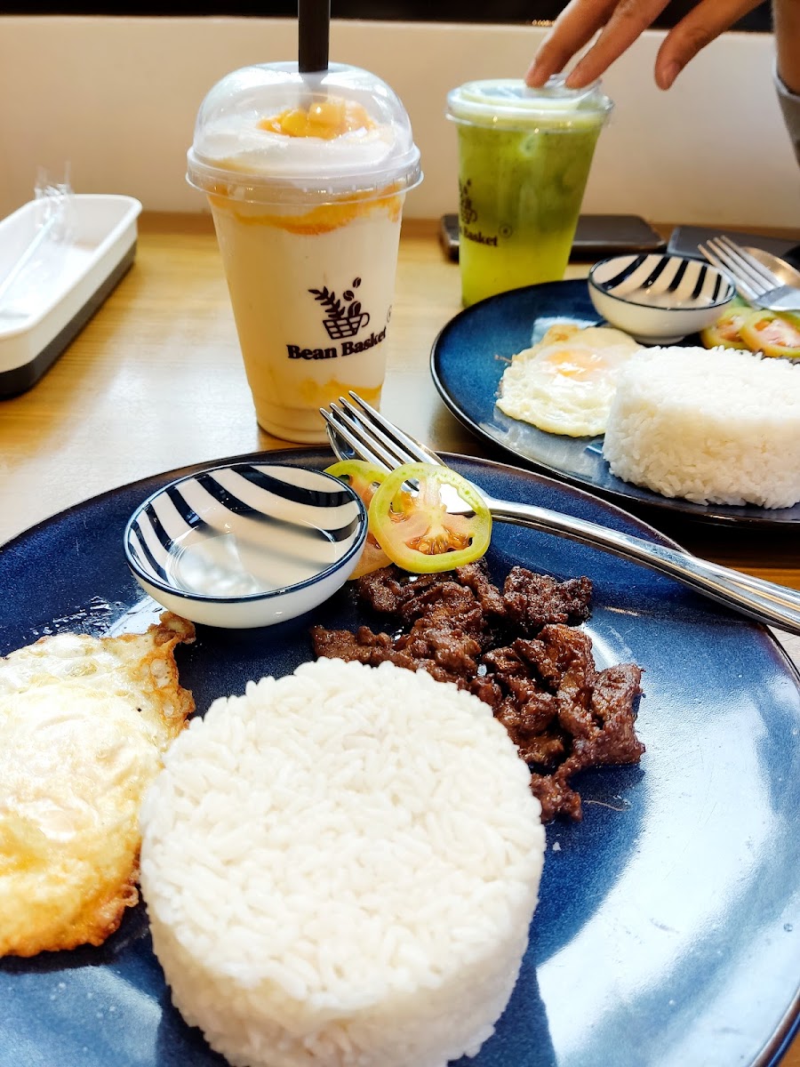 Bean Basket Garden Cafe - Photo 9