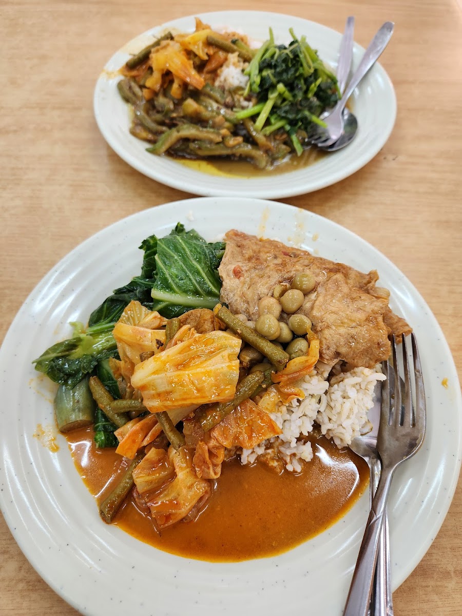 Yuan Guan Vegetarian Restaurant - Photo 2